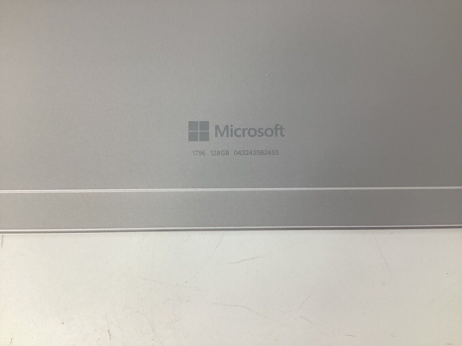 Microsoft Surface Pro 5 1796 12" (i5-7300U @2.6GHz 4GB 128GB SSD) Win10Pro No AC