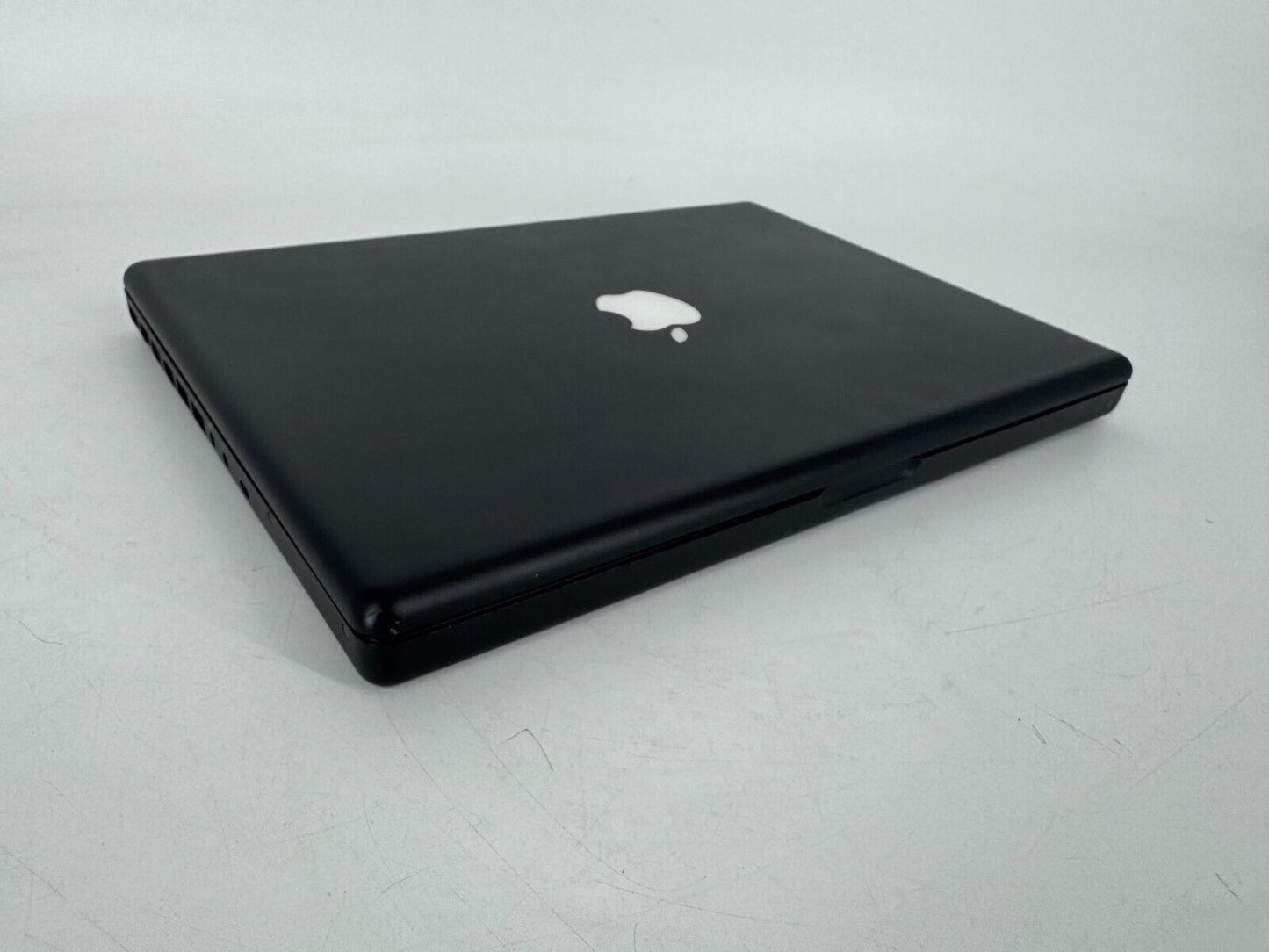 Apple Black MacBook 13'' A1181 2008 (Core 2 Duo 2.4GHz, 4gb RAM 256GB SSD) Good!