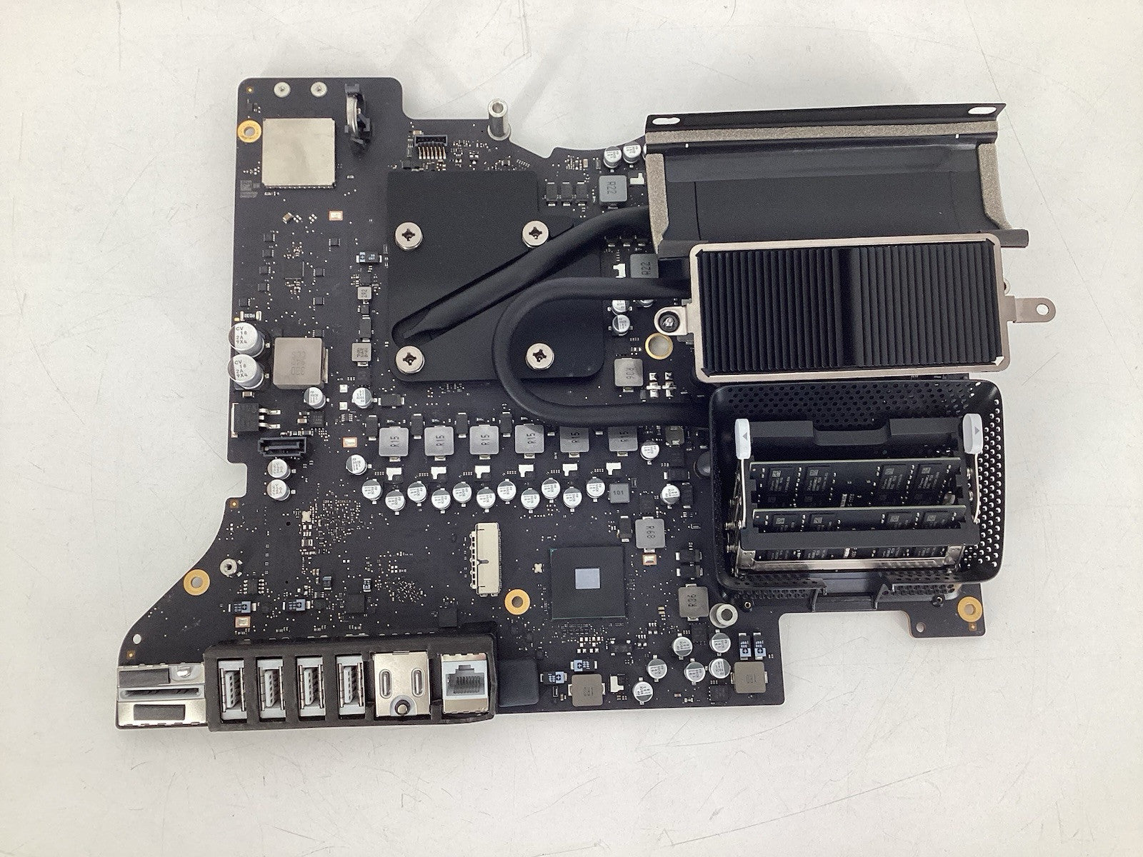 Apple iMac 27" 2019 A2115 Logic Board 820-01236-A, i9 3.6GHz, 32GB, 1TBSSD, 580X